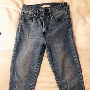 Levi’s High Rise Skinny Jean